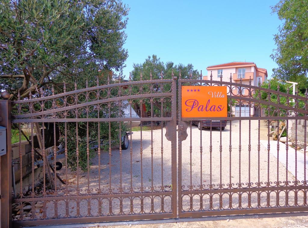 רוגוזניצה Villa Palas Apartments מראה חיצוני תמונה
